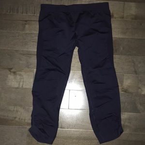 Gapfit motion capri workout pants.